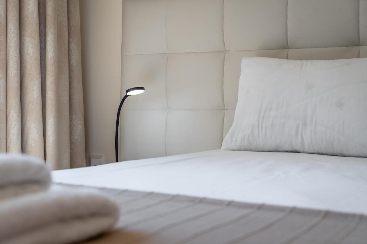 Amazing Apartments @ Monastiraki Subway Station Athens Luaran gambar